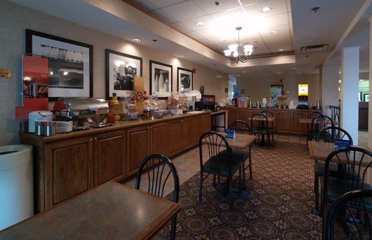 Hampton Inn Bristol Restaurant photo